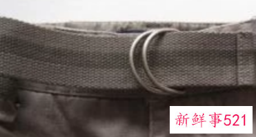 女式双环扣腰带怎么系