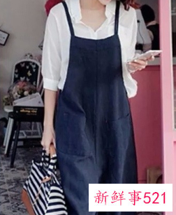 吊带牛仔裤搭配什么上衣