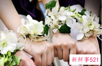 伴娘的妆的头发怎么办