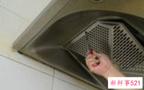 清洗油烟机内部油污小妙招