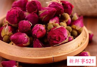 玫瑰花菊花枸杞三种花茶搭配有啥好处