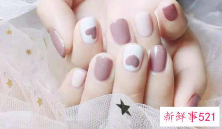 手指甲短做什么颜色好看