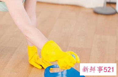什么东西可以把地板擦干净
