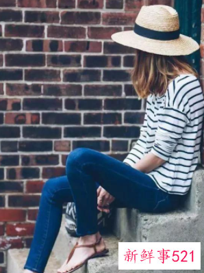 帽子和衣服颜色的基本搭配法