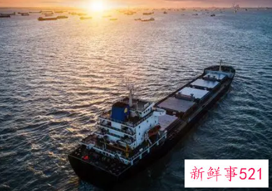 女人梦见船在天上飞