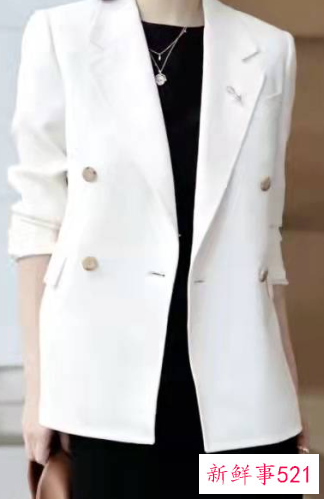 休闲套裙配什么外套