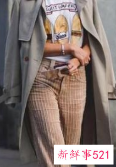 灯芯绒裤子配什么衣服