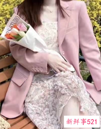 休闲套裙配什么外套