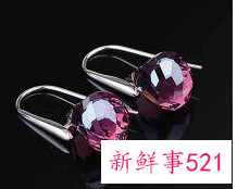 40岁女人选择戴什么样的耳环合适