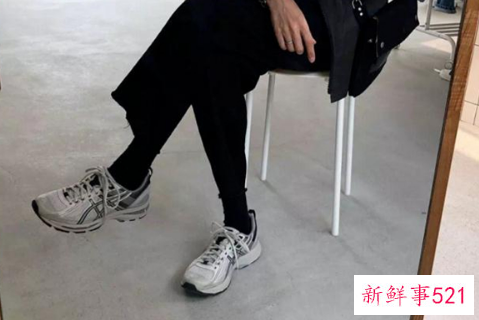 男生跑步鞋搭配什么裤子