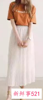 中长款半身裙上衣怎么搭配