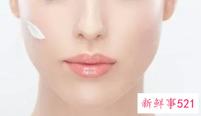 女人脸干性用是湿润亮光