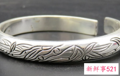 银手镯为什么掉皮了