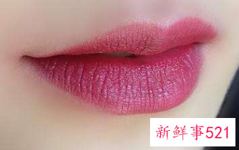 素颜适合什么口红