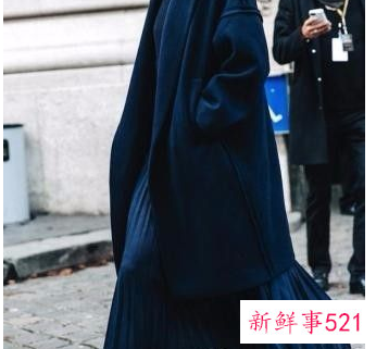 冬天长裙怎么搭配羽绒服