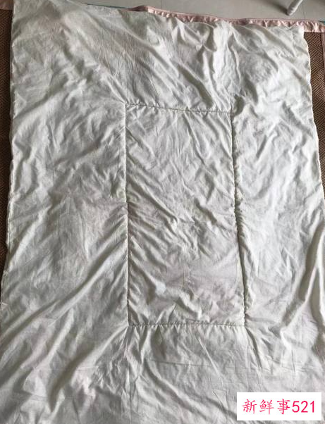 最简单的叠被子方法