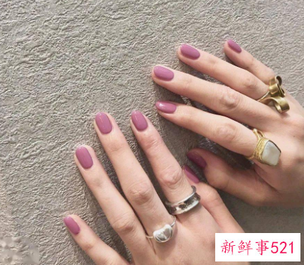 手指甲短做什么颜色好看
