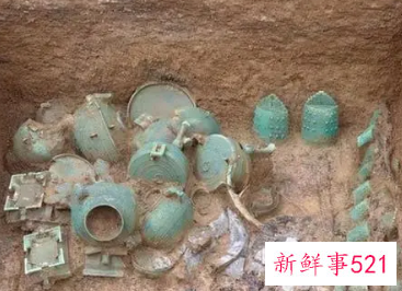 梦见古墓里的陪葬品是什么意思