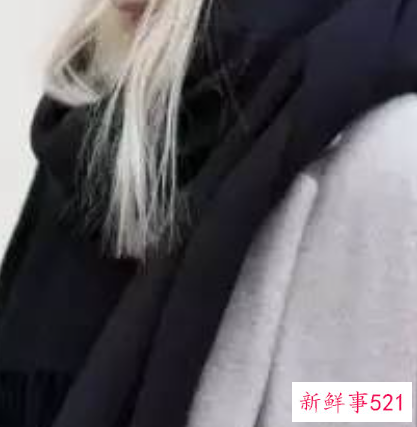 纯色围巾什么颜色百搭