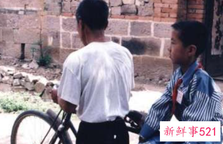 每次回老家都舍不得走怎么办