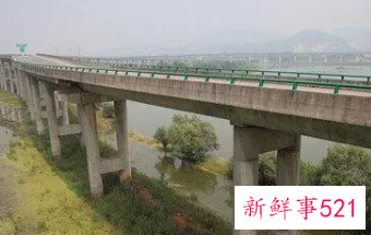 梦见和过世的人一起过桥