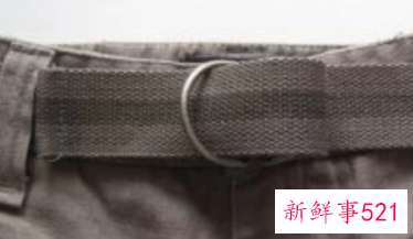 女式双环扣腰带怎么系