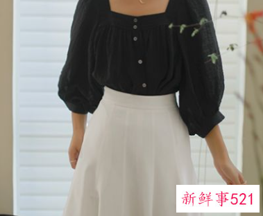 白色半身裙的穿搭