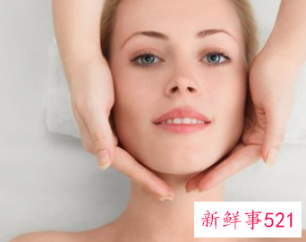 女性面部拨筋是最简单的美容DIY方法