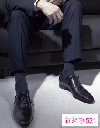 男士皮鞋穿什么袜子