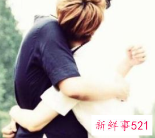 男朋友喜欢从后面搂腰抱你