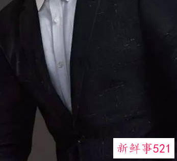 短头发男配西服