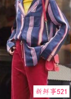 灯芯绒裤子配什么衣服