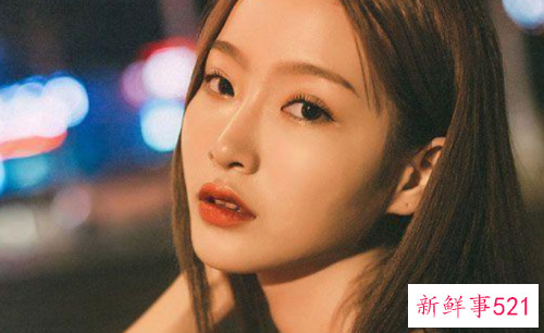 打造艳丽橘色妆容的技巧