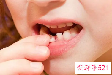 梦见别人生个孩子还有牙