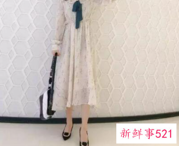 过膝裙搭配什么鞋子