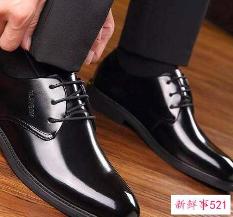 男士皮鞋穿什么袜子
