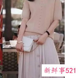 50岁女人如何穿搭减龄