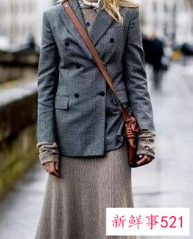 针织连衣裙搭配什么外套