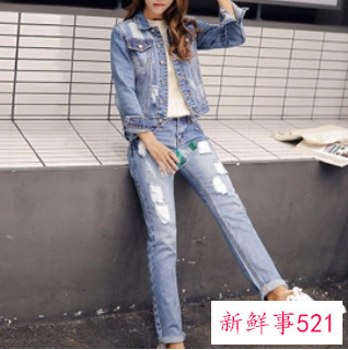 牛仔裤和冬大衣的穿搭技巧