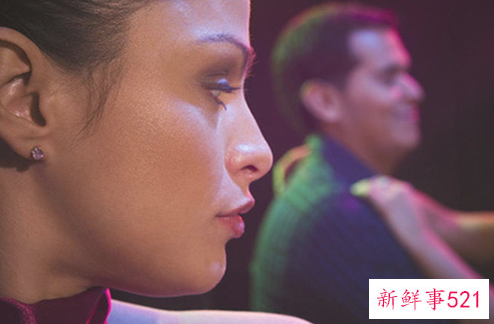 丈夫出轨的表现