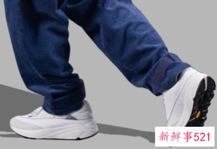 灯芯棉裤子配什么鞋子