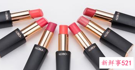 素颜适合什么口红