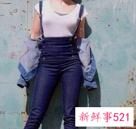 吊带牛仔裤搭配什么上衣