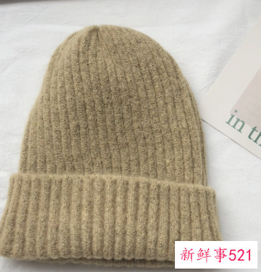 帽子和衣服颜色的基本搭配法