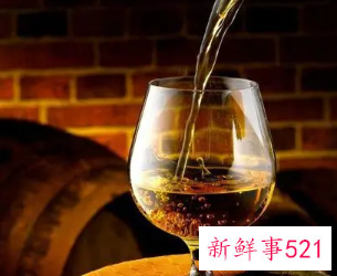 梦见死去的人送酒有何意思