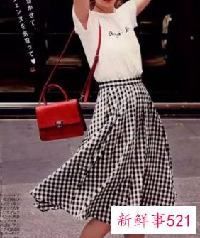 黑白格子短裙怎么搭配呢