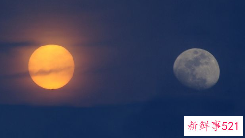 梦见月亮西下东升