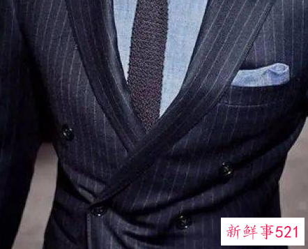 短头发男配西服