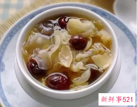 红枣百合泡水喝的功效