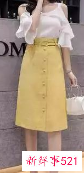 中长款半身裙上衣怎么搭配